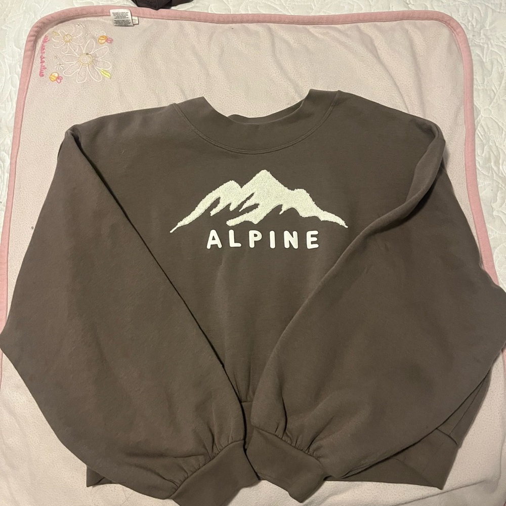All in Motion- Target Brand. Alpine Cropped Crewneck